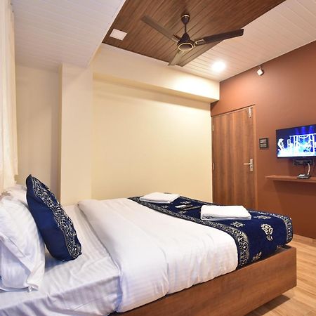 Hotel Starlit Navi Mumbai Room photo