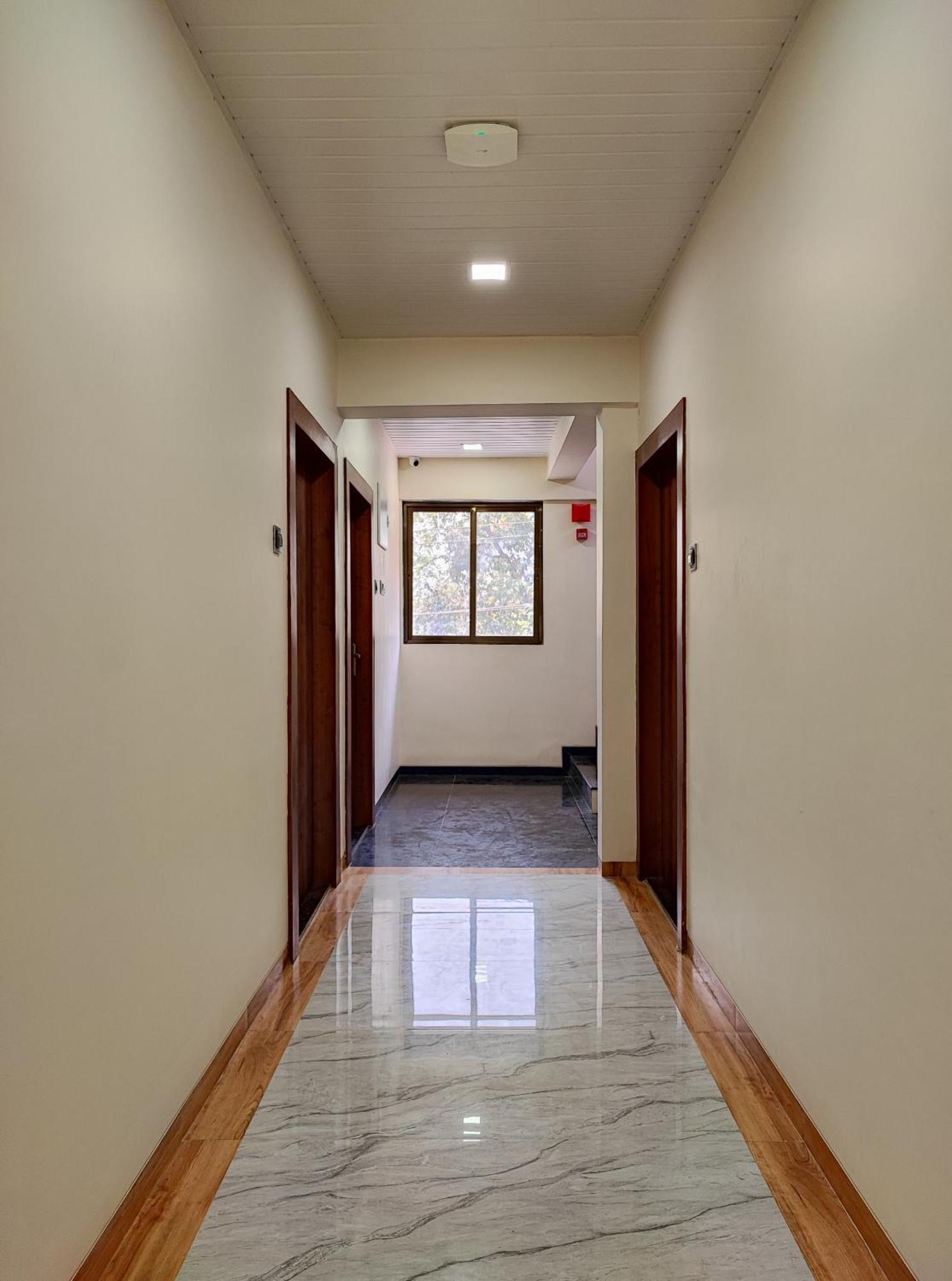 Hotel Starlit Navi Mumbai Room photo