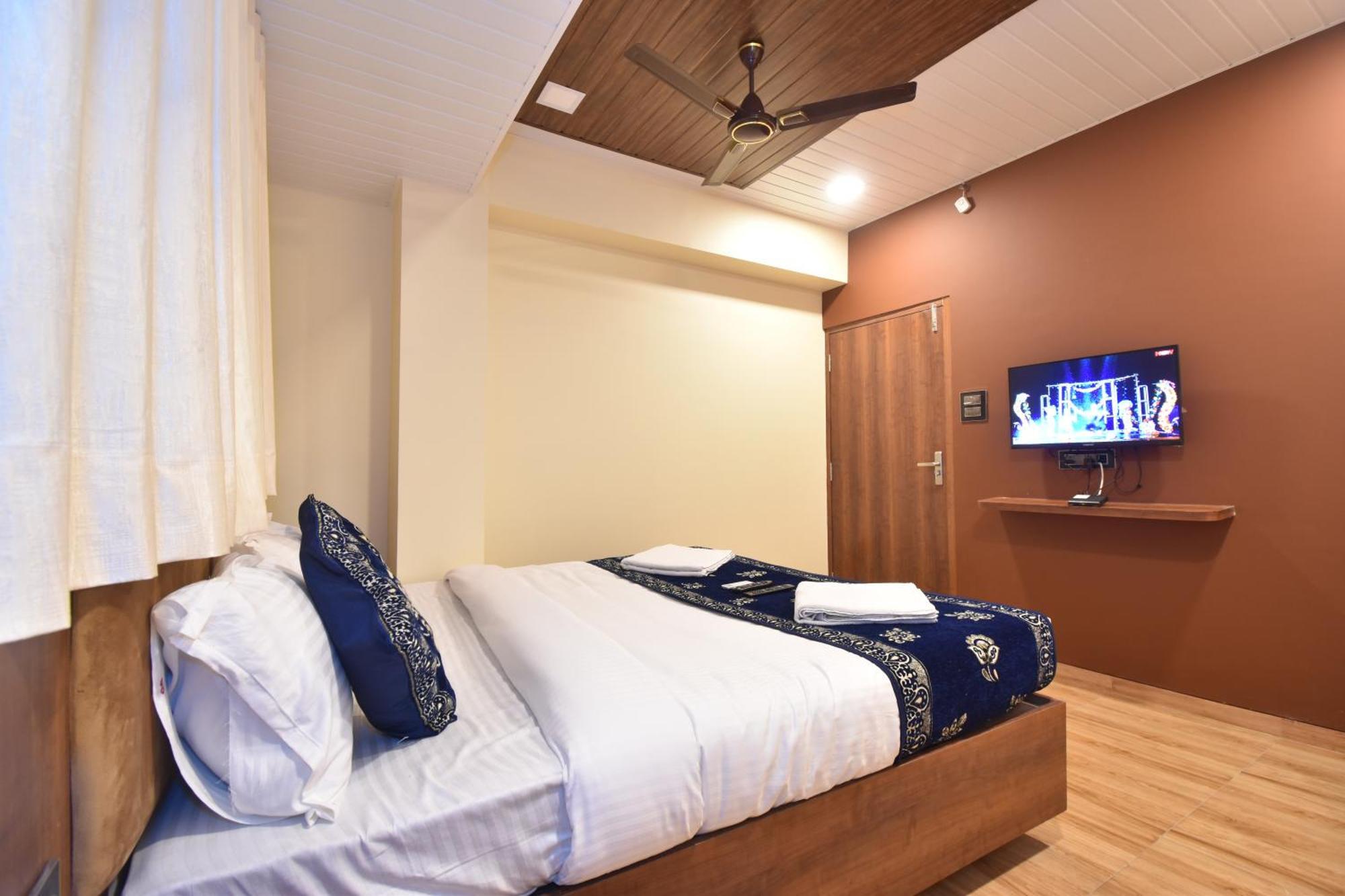Hotel Starlit Navi Mumbai Room photo