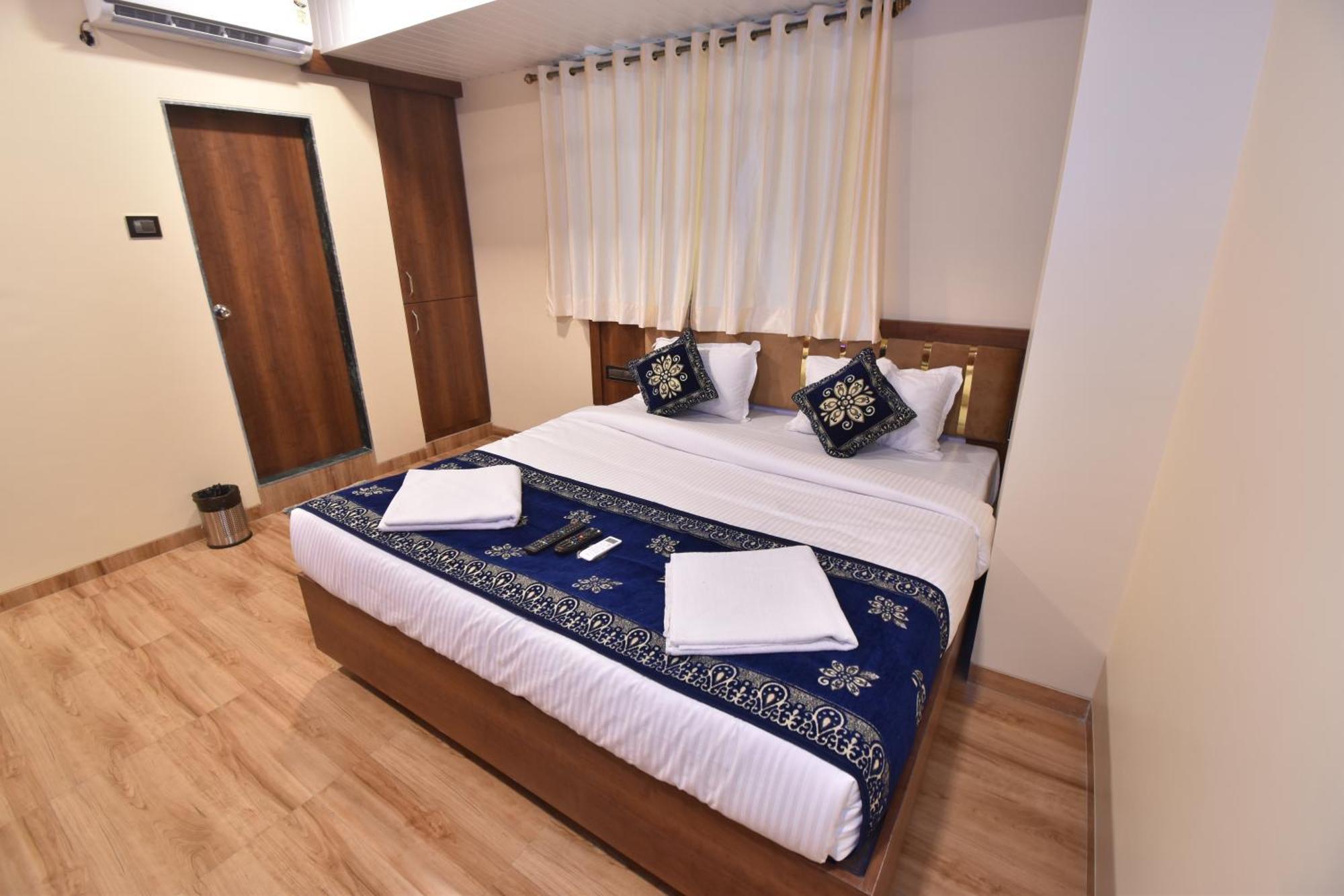 Hotel Starlit Navi Mumbai Room photo